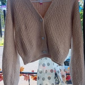 NWT No BOUNDARIES Super Soft tan sweater